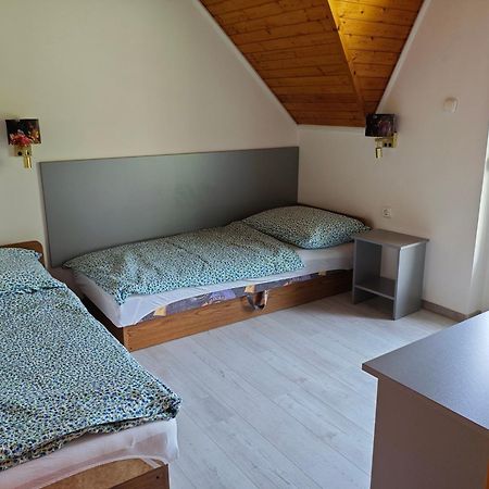Vitorlas Villa, Emelet Balatonlelle Exterior foto